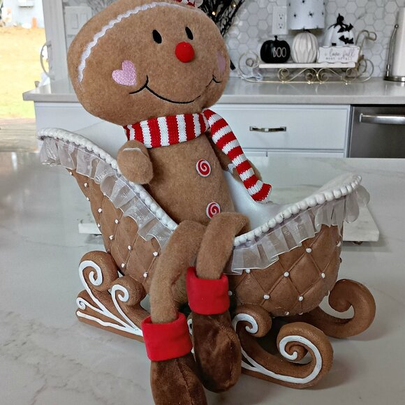 NEW! DARLING WEIGHTED GINGERBREAD BAKER DOLL - Picture 5 of 6